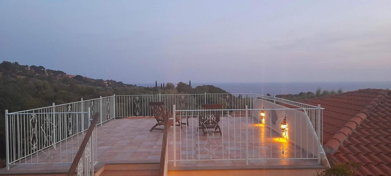 Villatramontistella Suite Каполивери Екстериор снимка